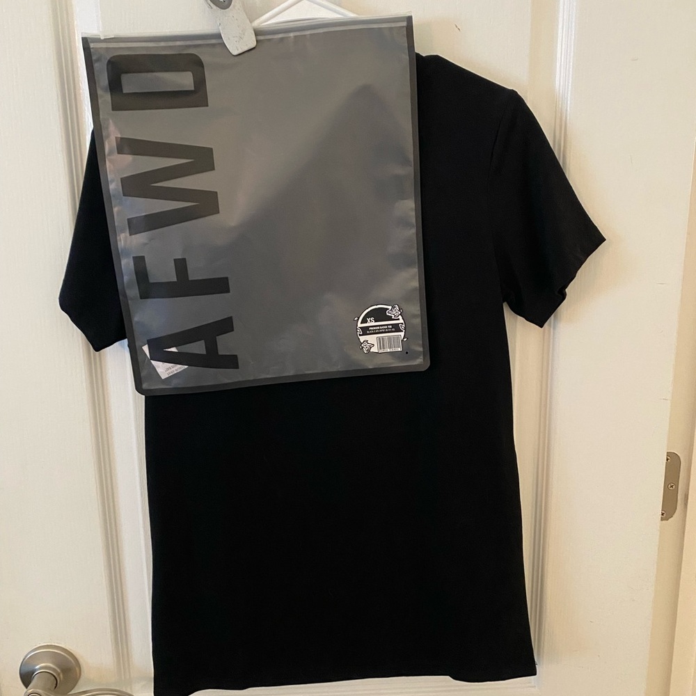 Alpha Forward Premium Badge Tee - Picture 4 of 4